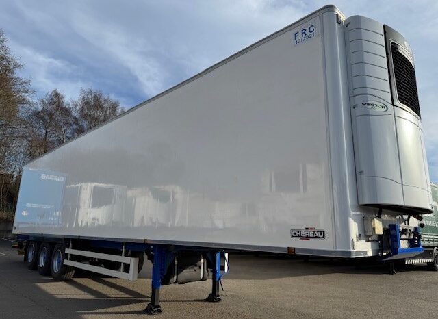 2015 Chereau Single Temp Tailift Fridge Trailer, Carrier Vector 1550 Fridge Engine, BPW Axles, Drum Brakes, Resin Floor, Barn Doors, 2 x Load Lock Rails, Raise Lower Valve Facility, Dhollandia Tuckunder Tailift (500kg Capacity), Refurbished, Finance Options Available.